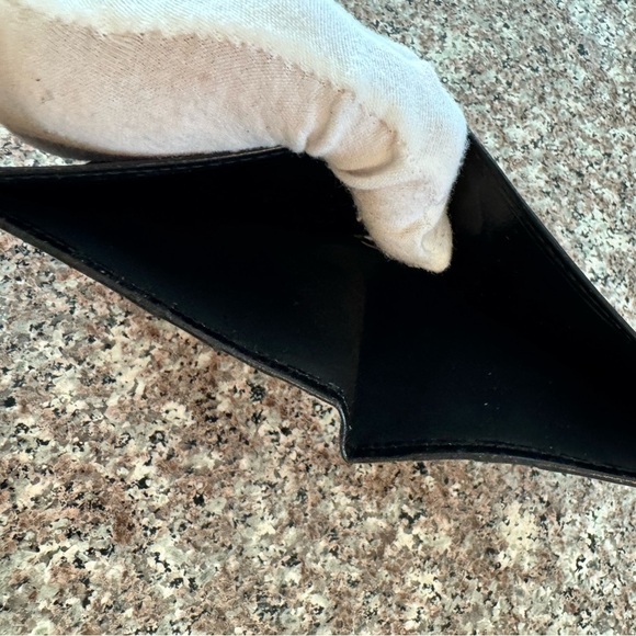 - Louis Vuitton Men's epi Black Wallet good condition - Picture 6 of 11